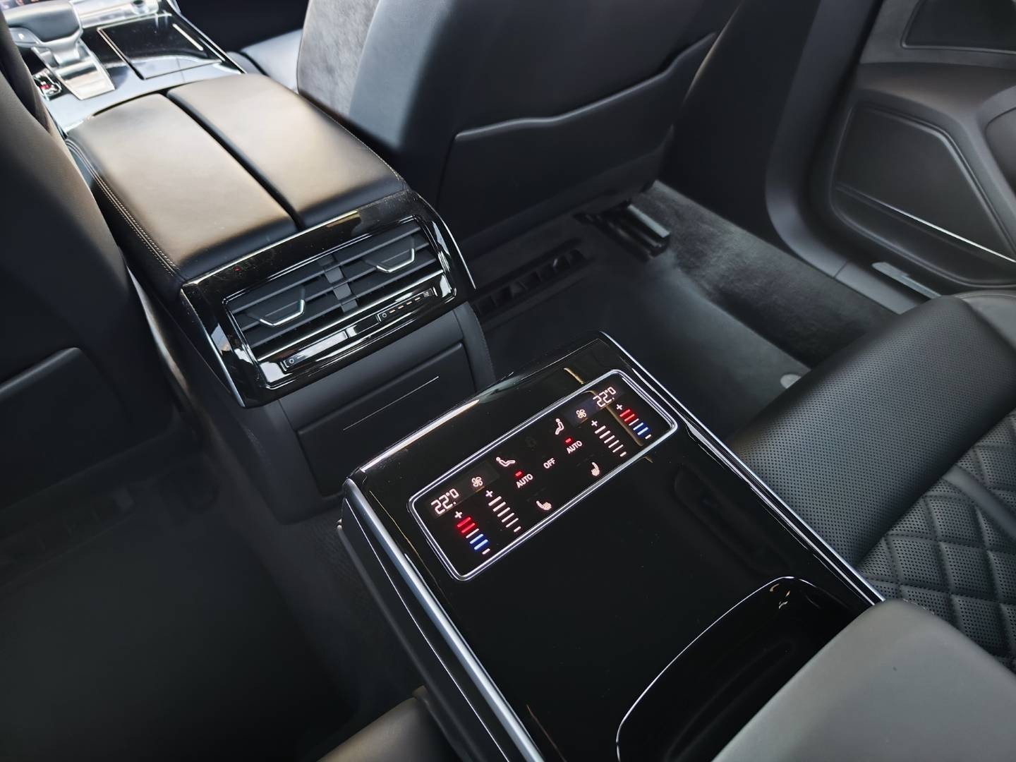 Audi A8 55 3.0 TFSI V6 quattro tiptronic – foto 40