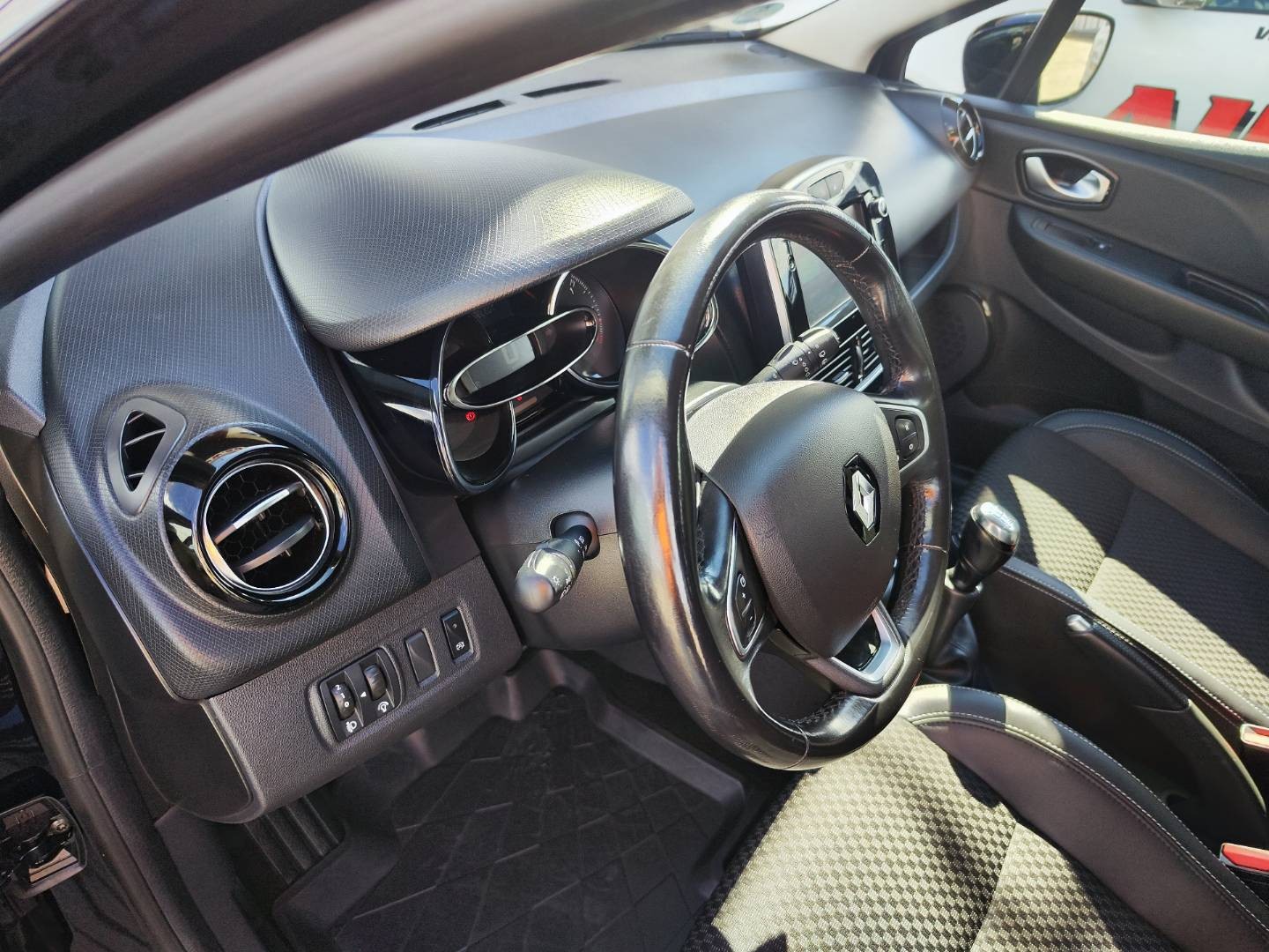 Renault Clio Grandtour Energy dCi 90 Limited – foto 21
