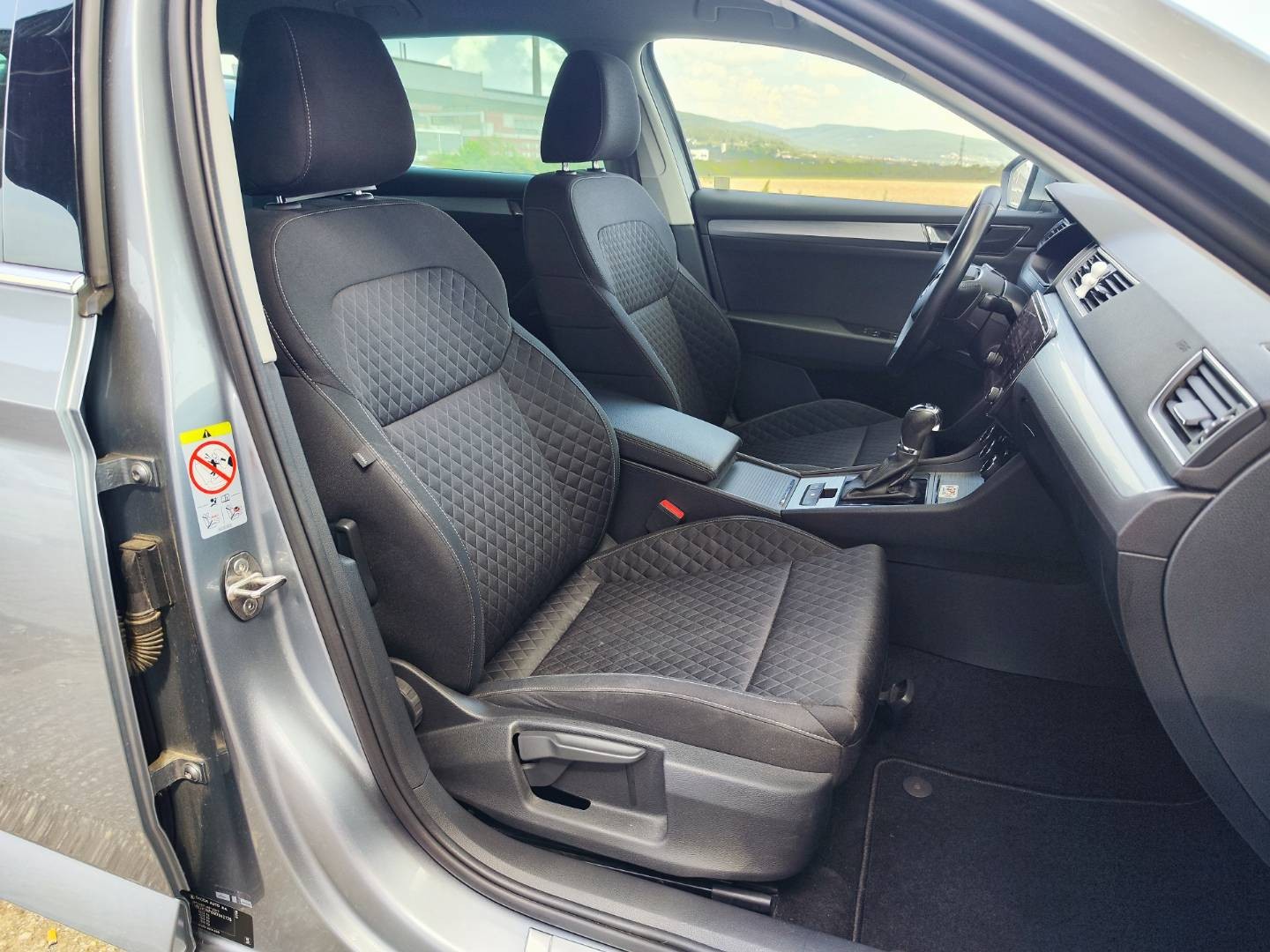 Škoda Superb Combi 2.0 TDI SCR Active DSG – foto 14