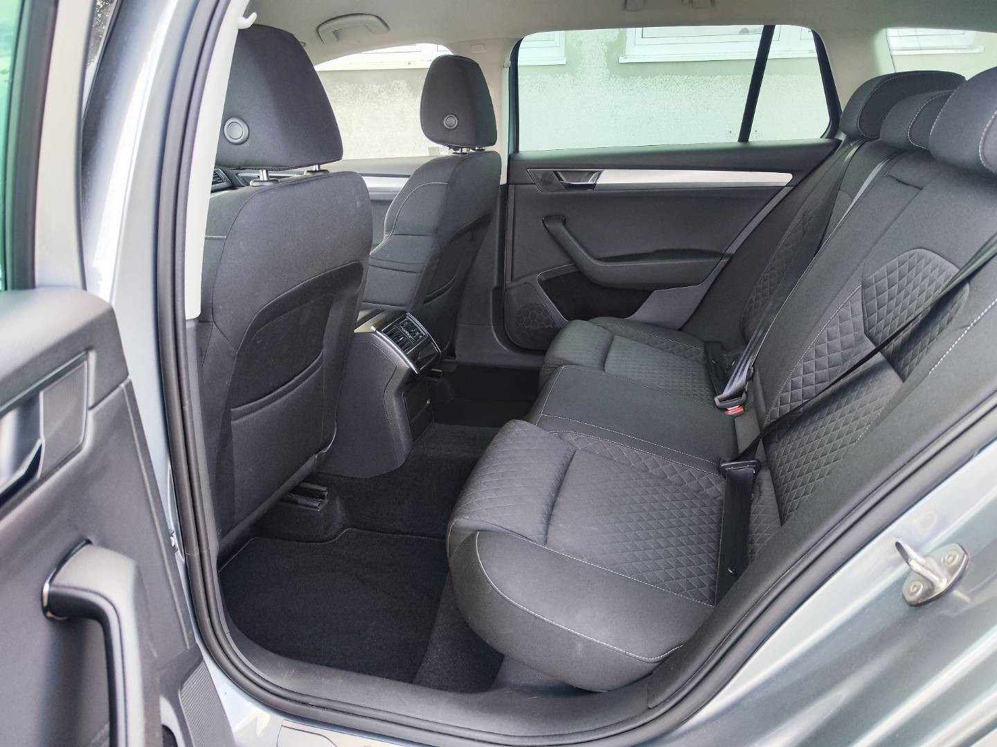 Škoda Superb Combi 2.0 TDI SCR Active DSG – foto 15