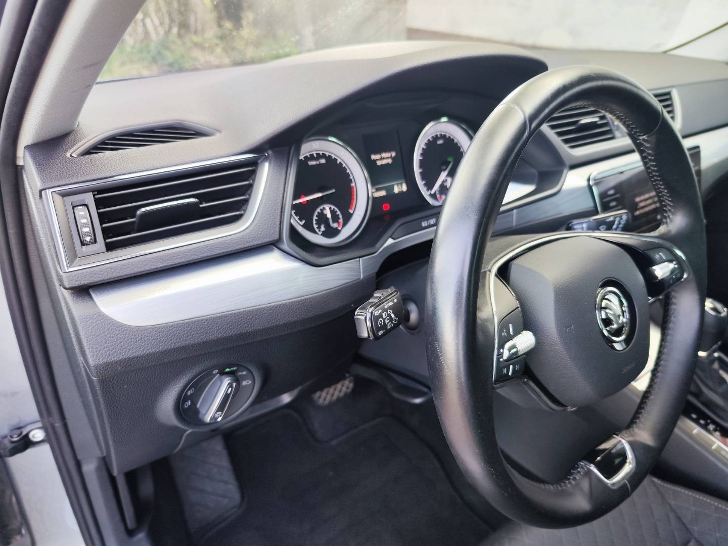 Škoda Superb Combi 2.0 TDI SCR Active DSG – foto 22