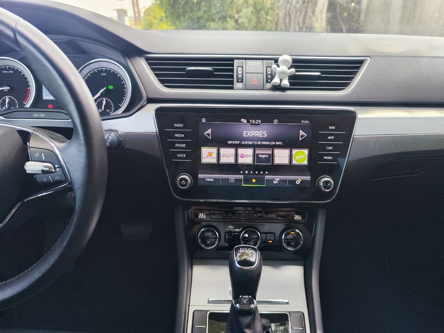 Škoda Superb Combi 2.0 TDI SCR Active DSG – foto 23