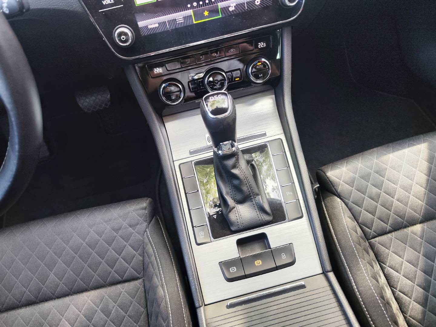 Škoda Superb Combi 2.0 TDI SCR Active DSG – foto 27