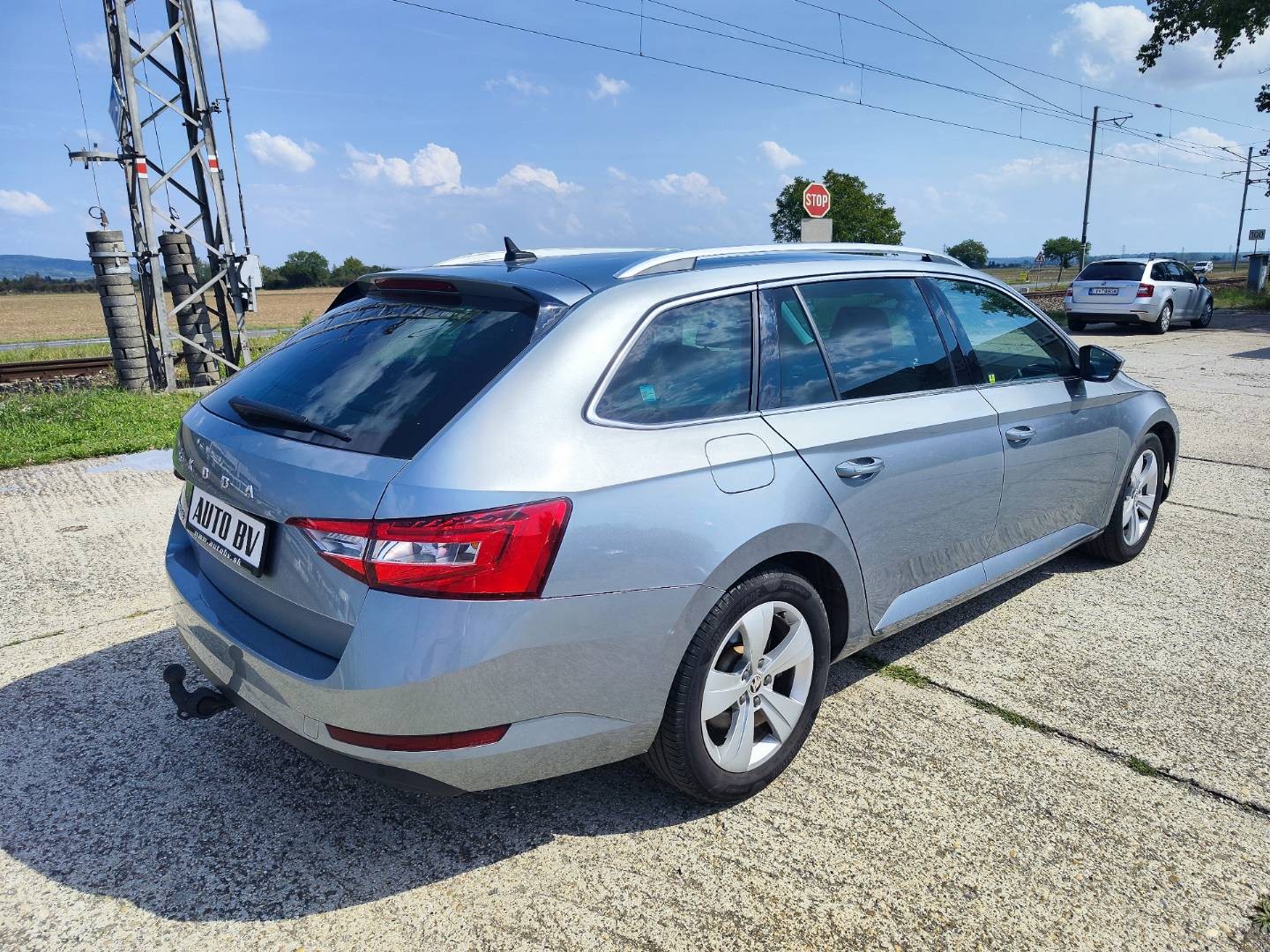 Škoda Superb Combi 2.0 TDI SCR Active DSG – foto 10