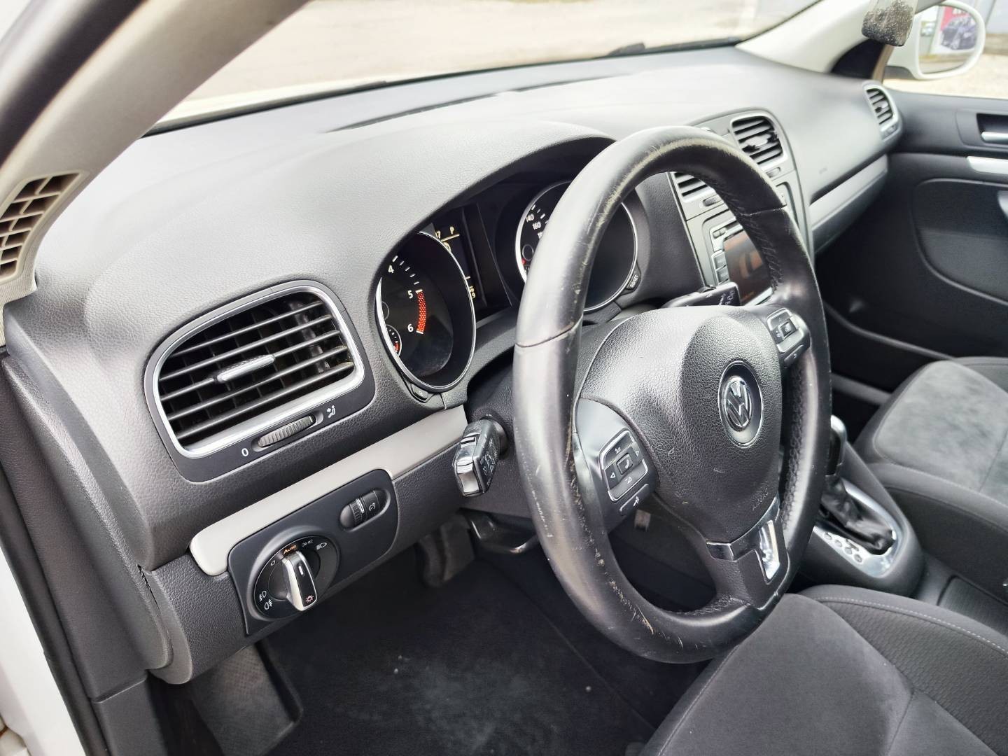 Volkswagen Golf Variant 2.0 TDI Highline DSG – foto 21