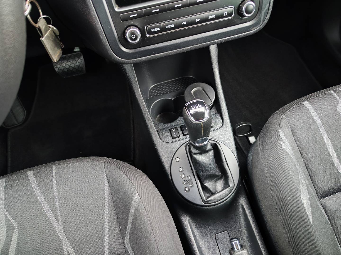 Škoda Roomster 1.2 TSI 105k Ambition DSG – foto 25