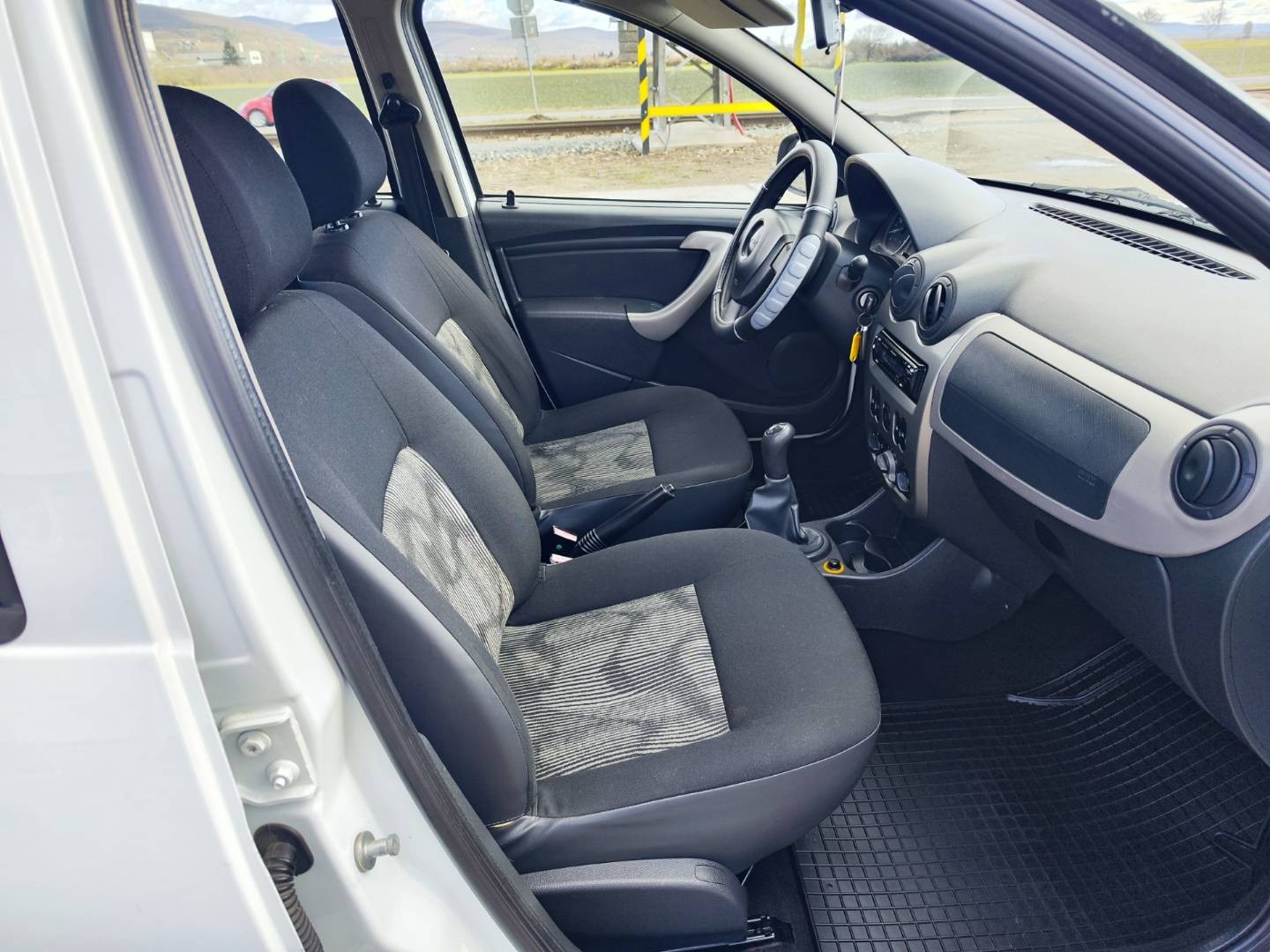 Dacia Sandero 1.4 Ambiance – foto 14