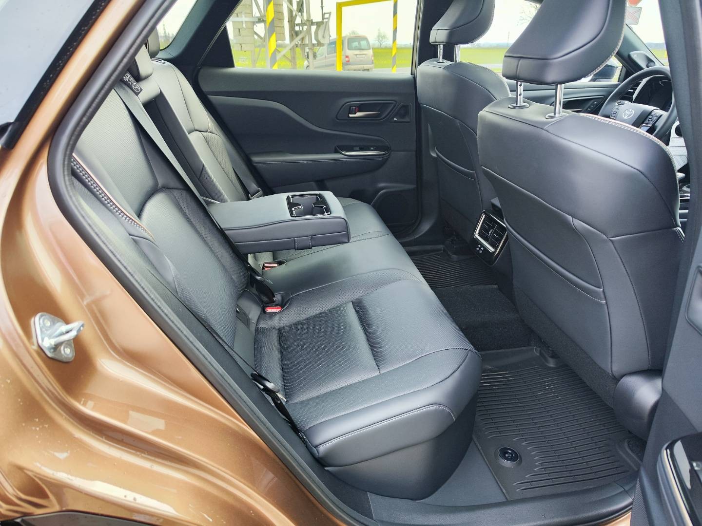 Toyota Crown Signia 2.5 D-4S Hybrid E-Four e-CVT 240K  LPG – foto 15