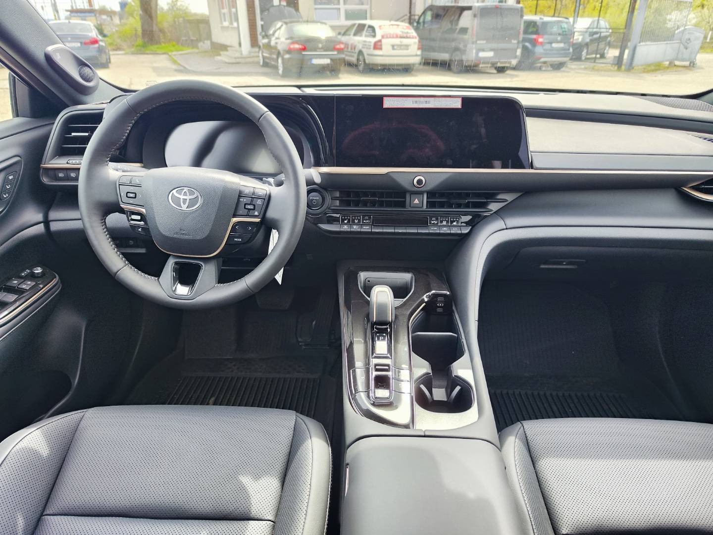 Toyota Crown Signia 2.5 D-4S Hybrid E-Four e-CVT 240K  LPG – foto 17
