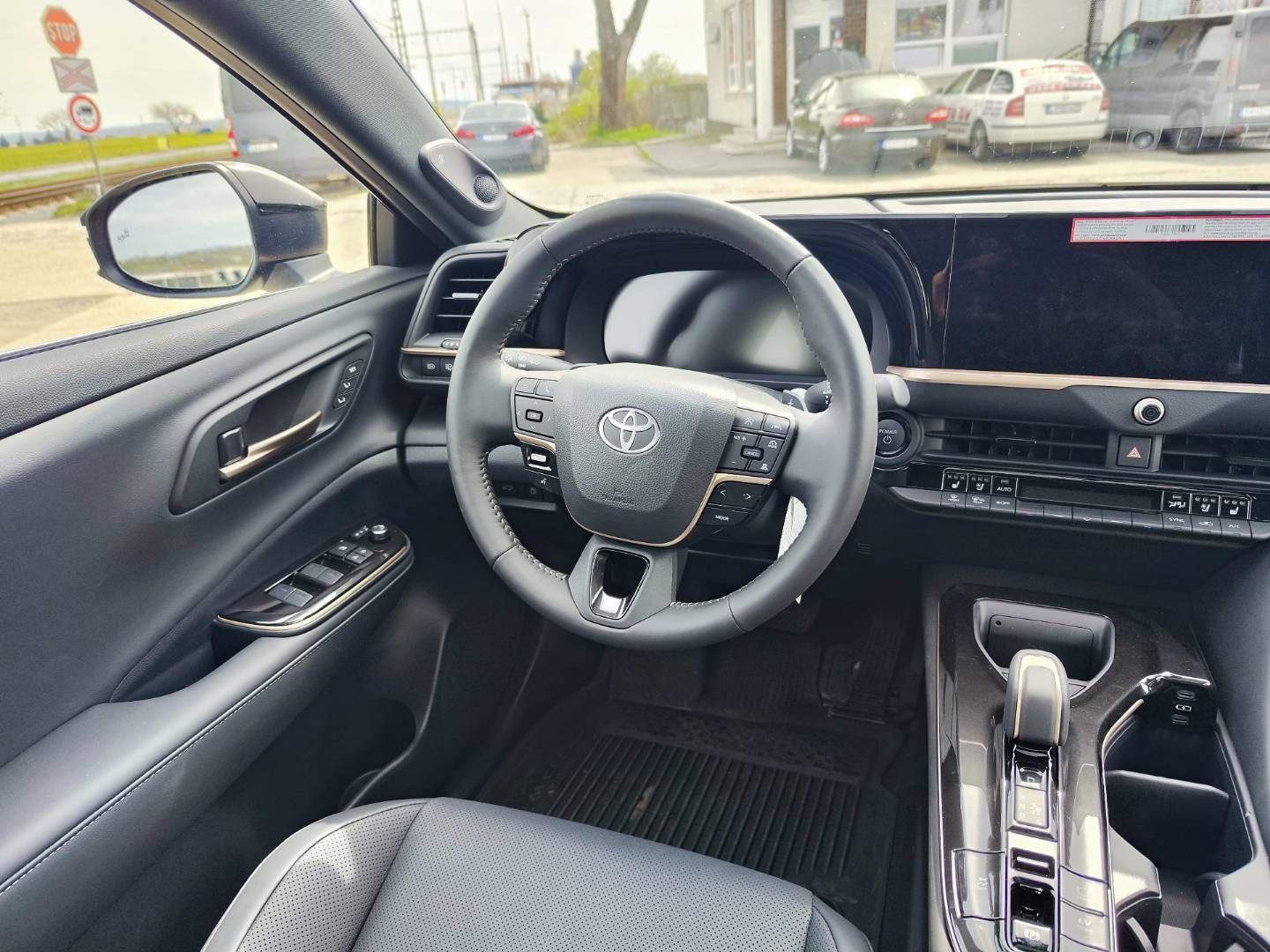 Toyota Crown Signia 2.5 D-4S Hybrid E-Four e-CVT 240K  LPG – foto 18