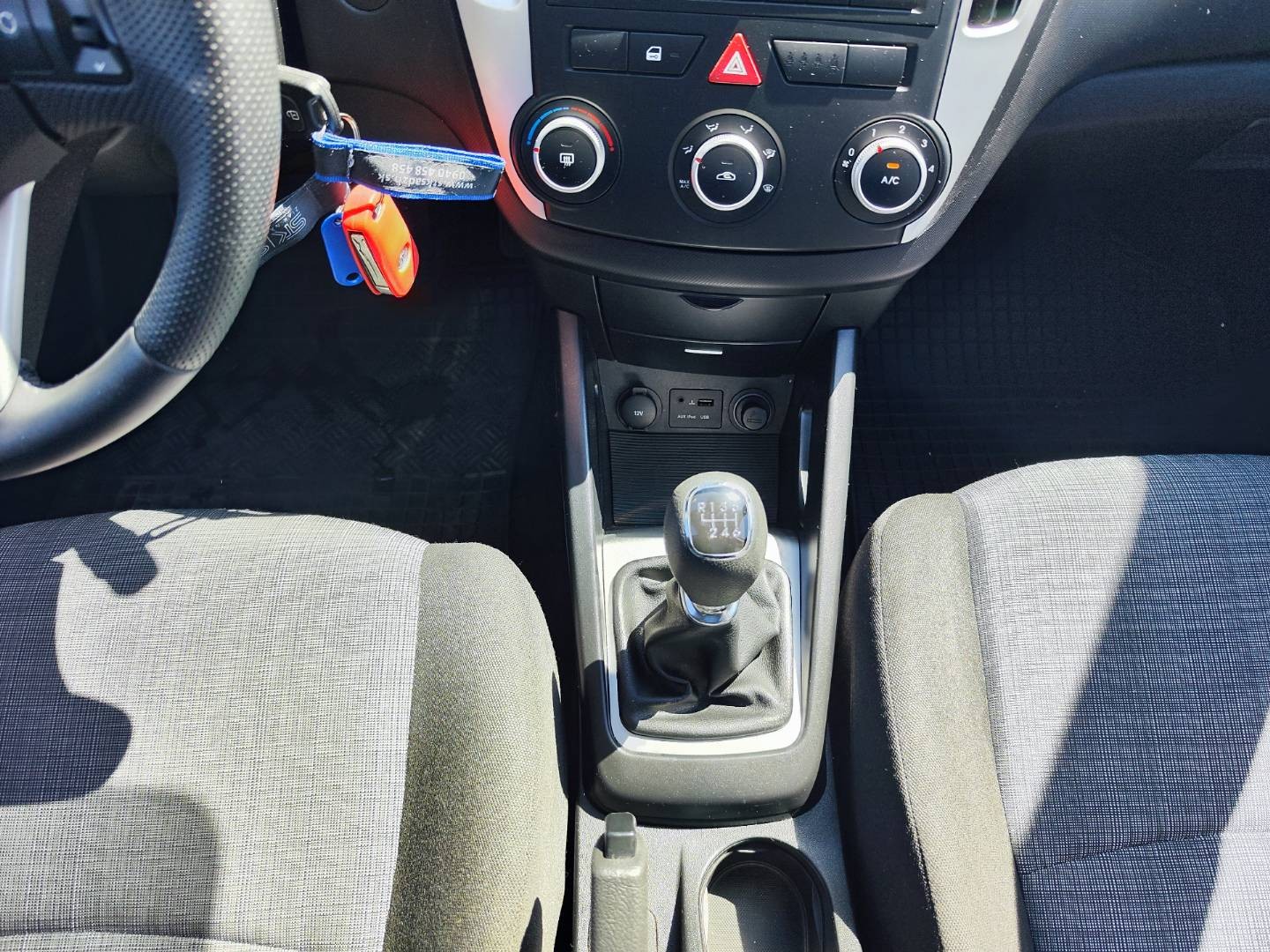 Kia Cee´d 1.6 CRDi VGT LX ISG – foto 24