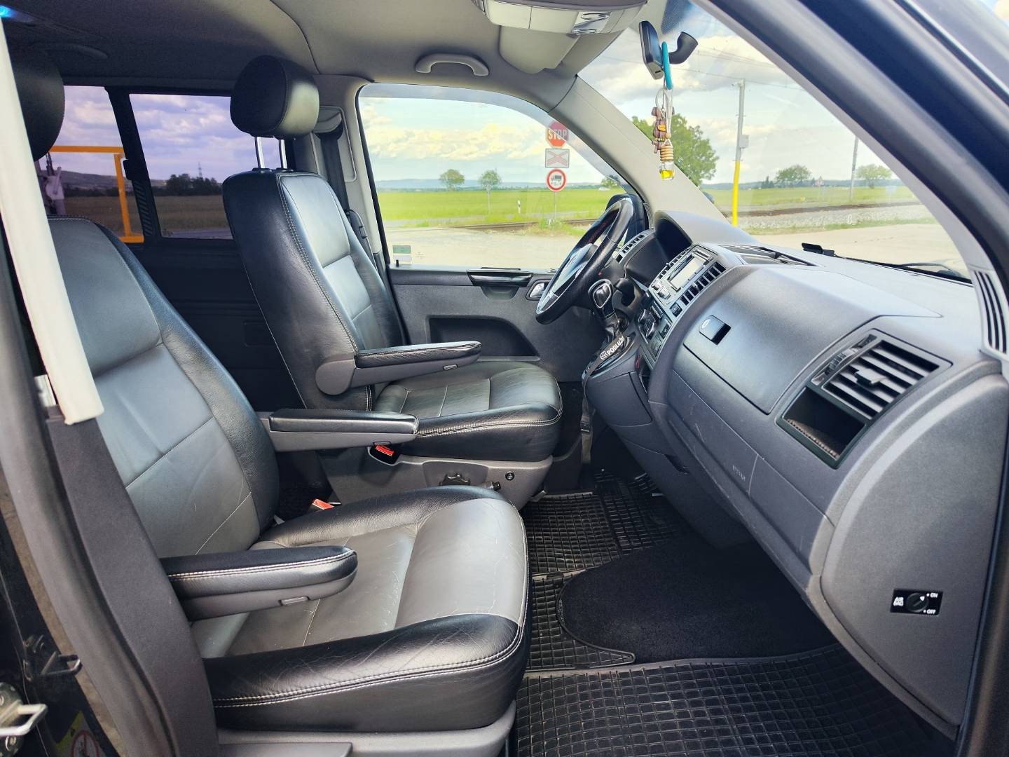 Volkswagen Caravelle 2.0 BiTDI KR Comfortline DSG – foto 13