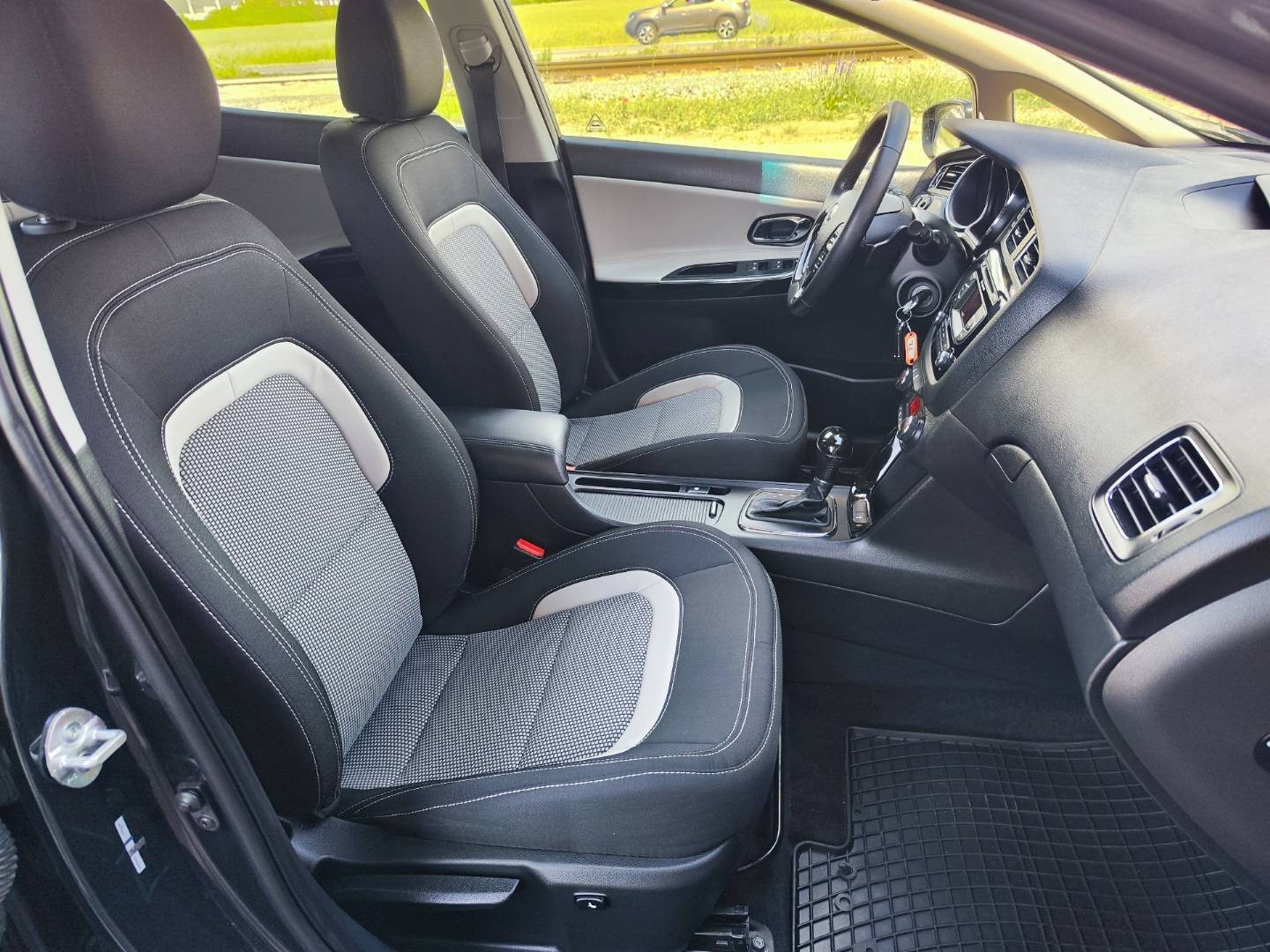 Kia Cee´d 1.6 GDI EX/Gold A/T – foto 14