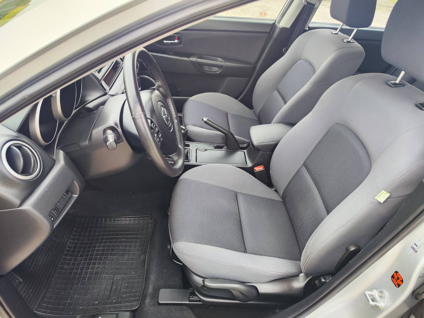 Mazda 3 1.4i CE – foto 12