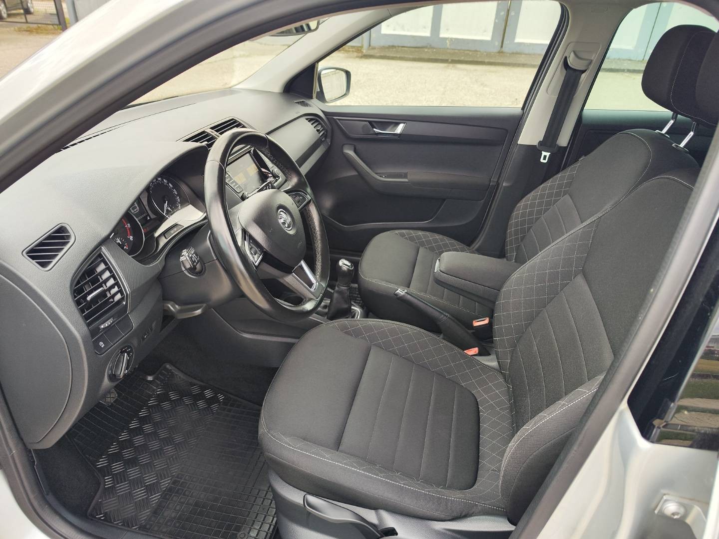Škoda Fabia Combi 1.2 TSI 110k Style – foto 11