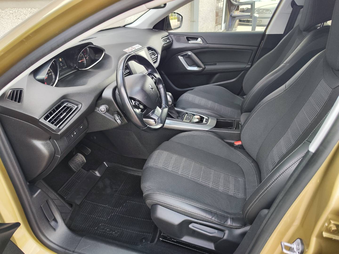 Peugeot 308 1.2 PureTech S&S 130 Allure EAT6 – foto 11