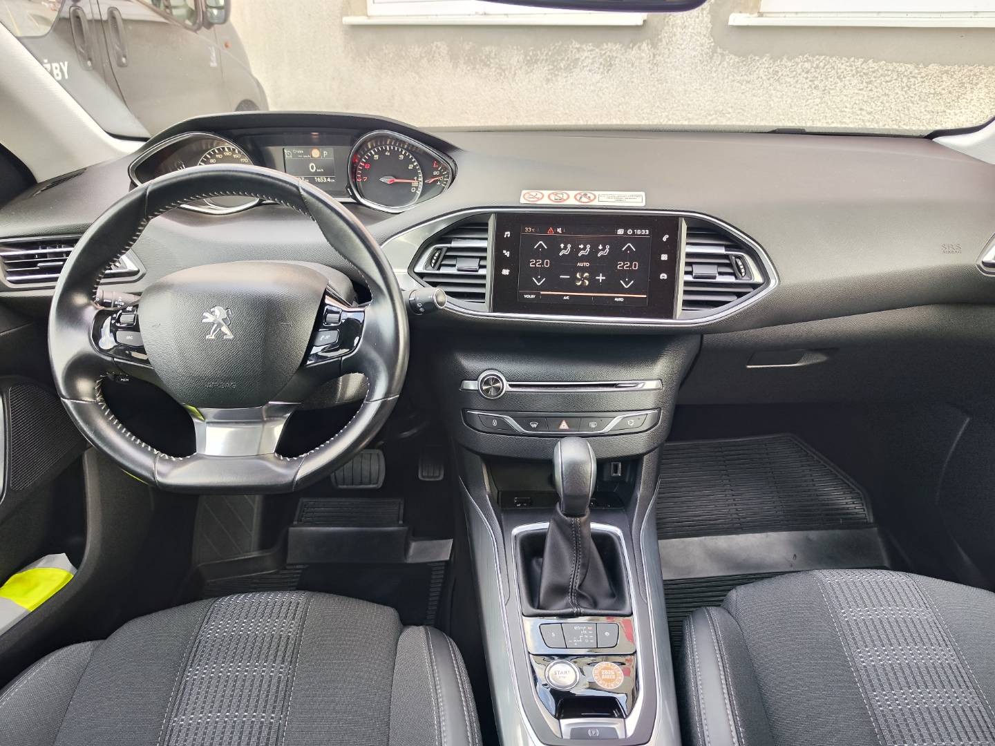 Peugeot 308 1.2 PureTech S&S 130 Allure EAT6 – foto 17