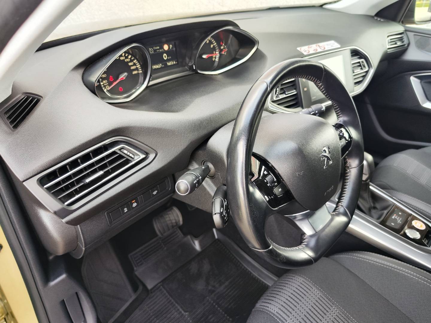 Peugeot 308 1.2 PureTech S&S 130 Allure EAT6 – foto 22