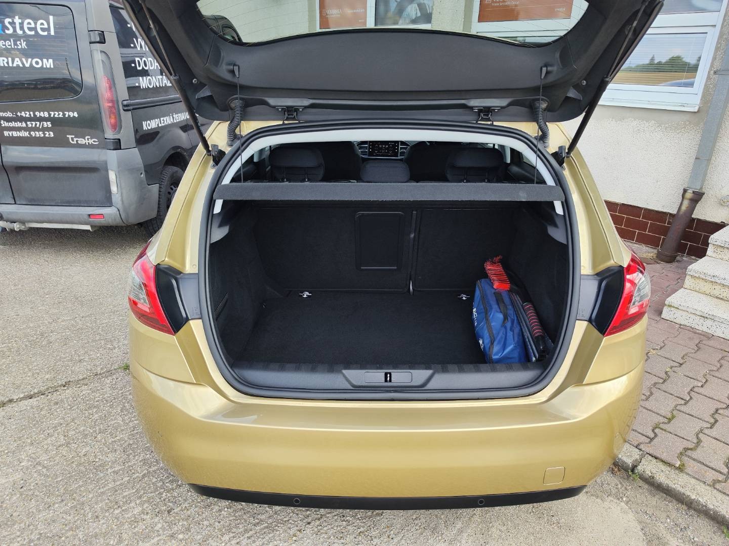 Peugeot 308 1.2 PureTech S&S 130 Allure EAT6 – foto 29