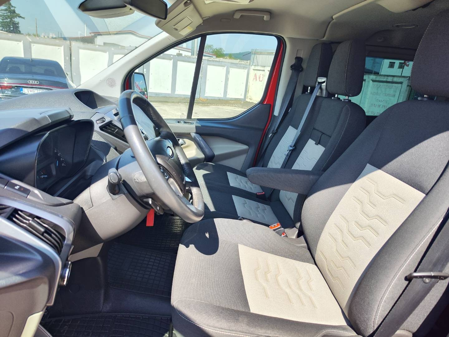 Ford Tourneo Custom 2.2 TDCi 155k Trend L1H1 T300 – foto 12
