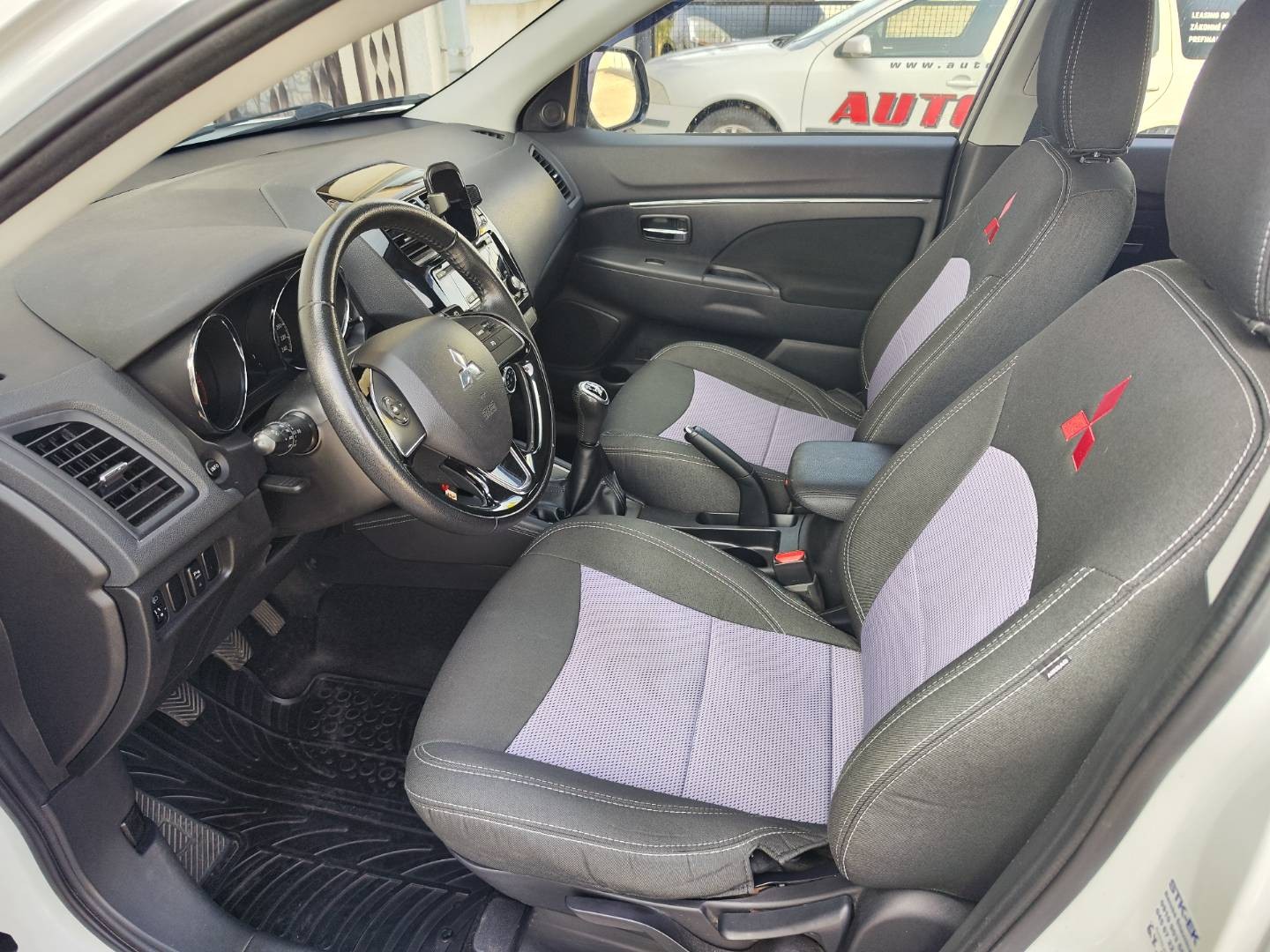 Mitsubishi ASX 1.6 MIVEC Inform – foto 11