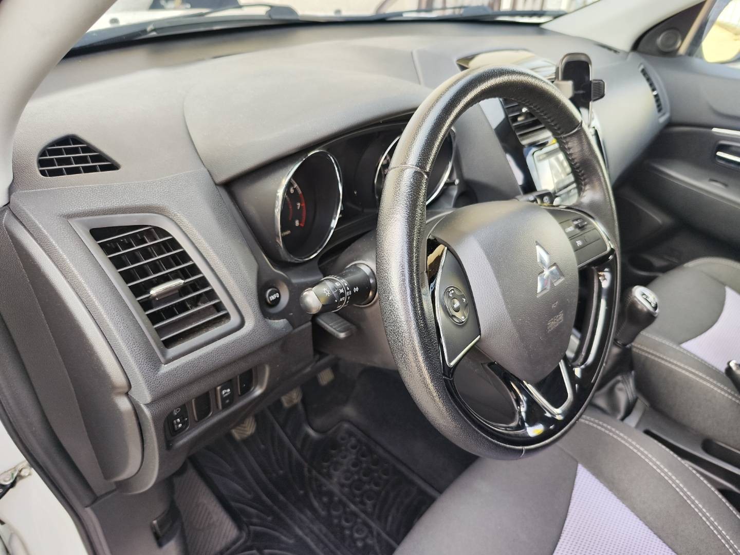 Mitsubishi ASX 1.6 MIVEC Inform – foto 19