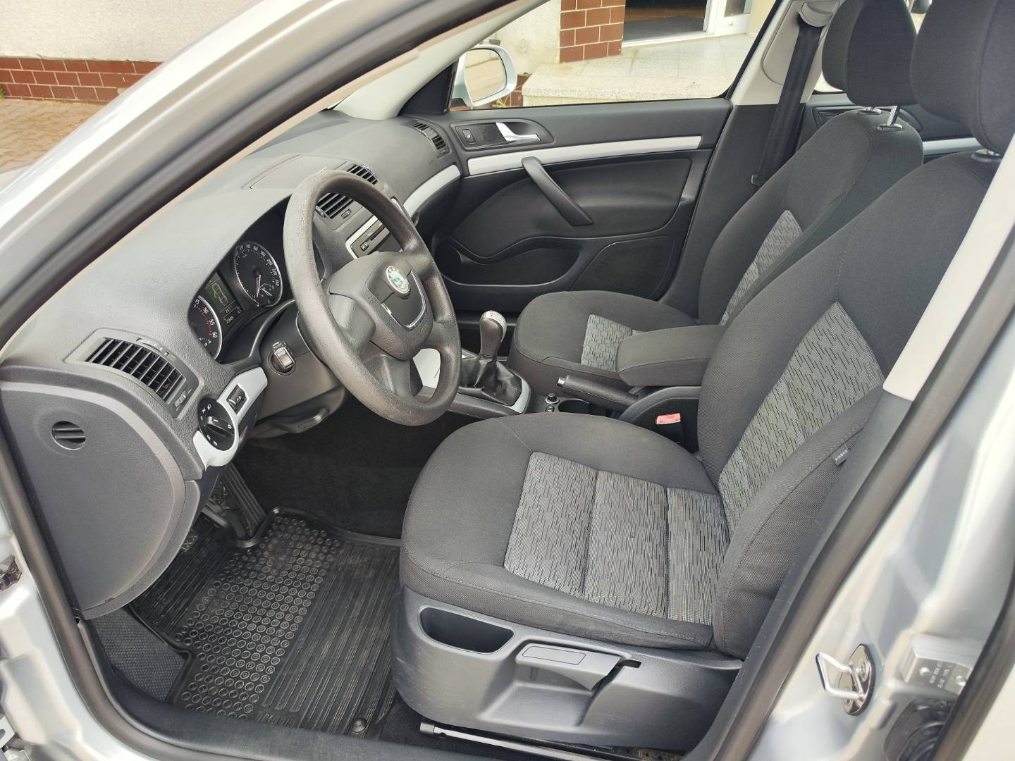 Škoda Octavia Combi 1.6 TDI CR DPF 4x4 – foto 11