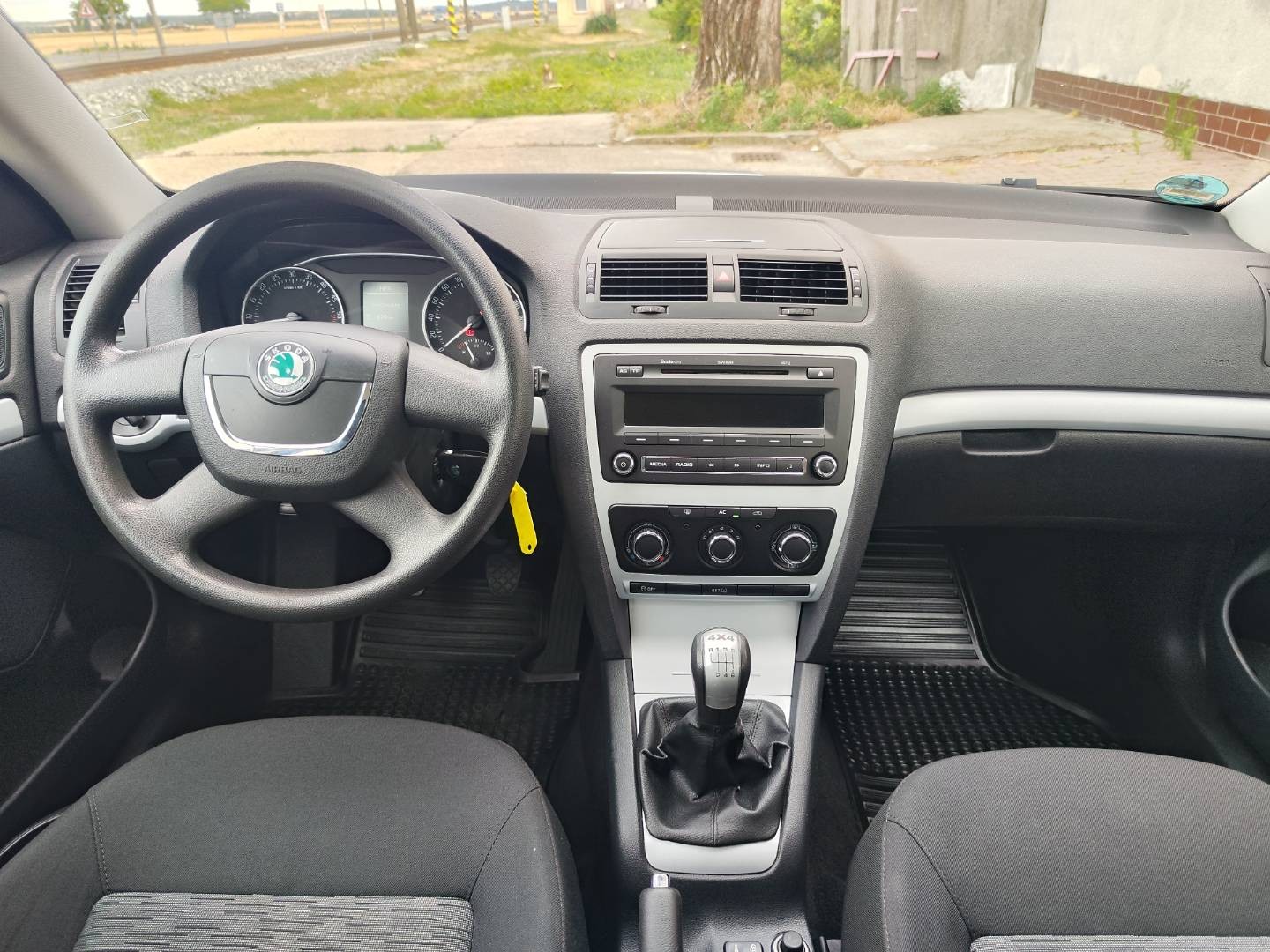 Škoda Octavia Combi 1.6 TDI CR DPF 4x4 – foto 17