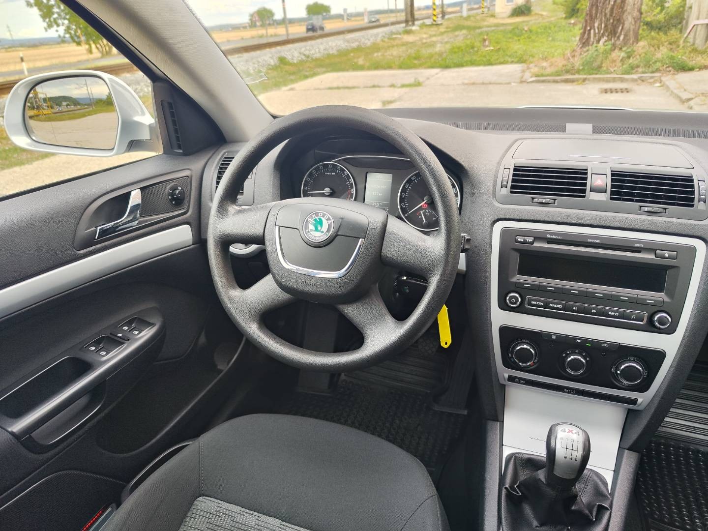 Škoda Octavia Combi 1.6 TDI CR DPF 4x4 – foto 18