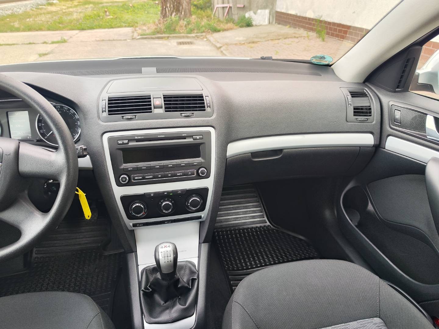 Škoda Octavia Combi 1.6 TDI CR DPF 4x4 – foto 19