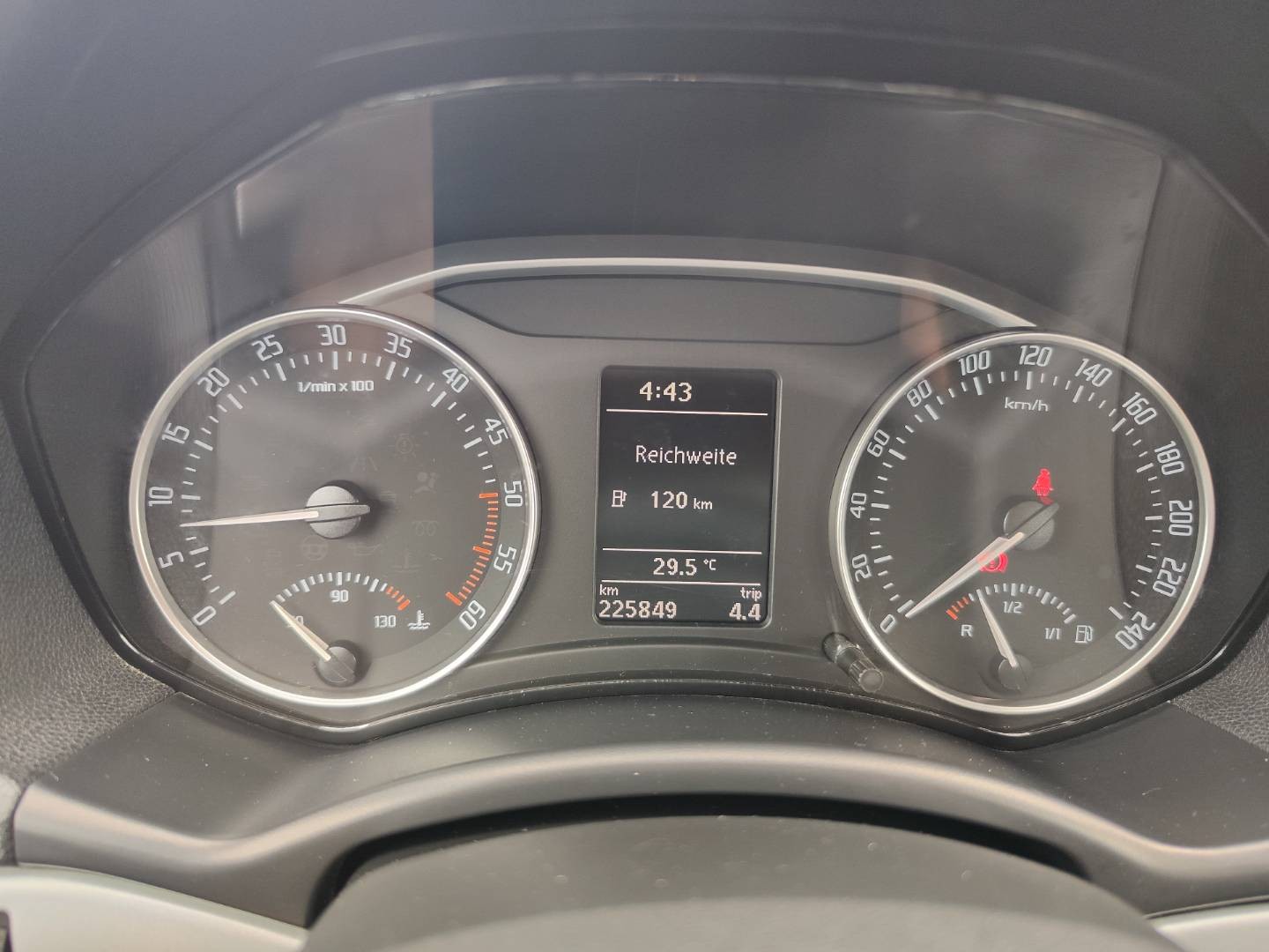 Škoda Octavia Combi 1.6 TDI CR DPF 4x4 – foto 21