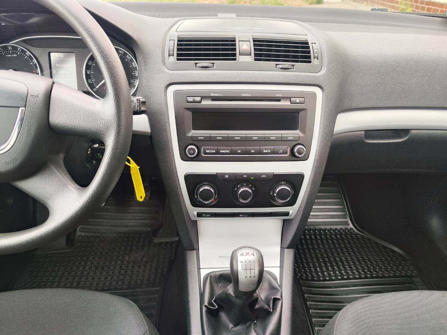 Škoda Octavia Combi 1.6 TDI CR DPF 4x4 – foto 23