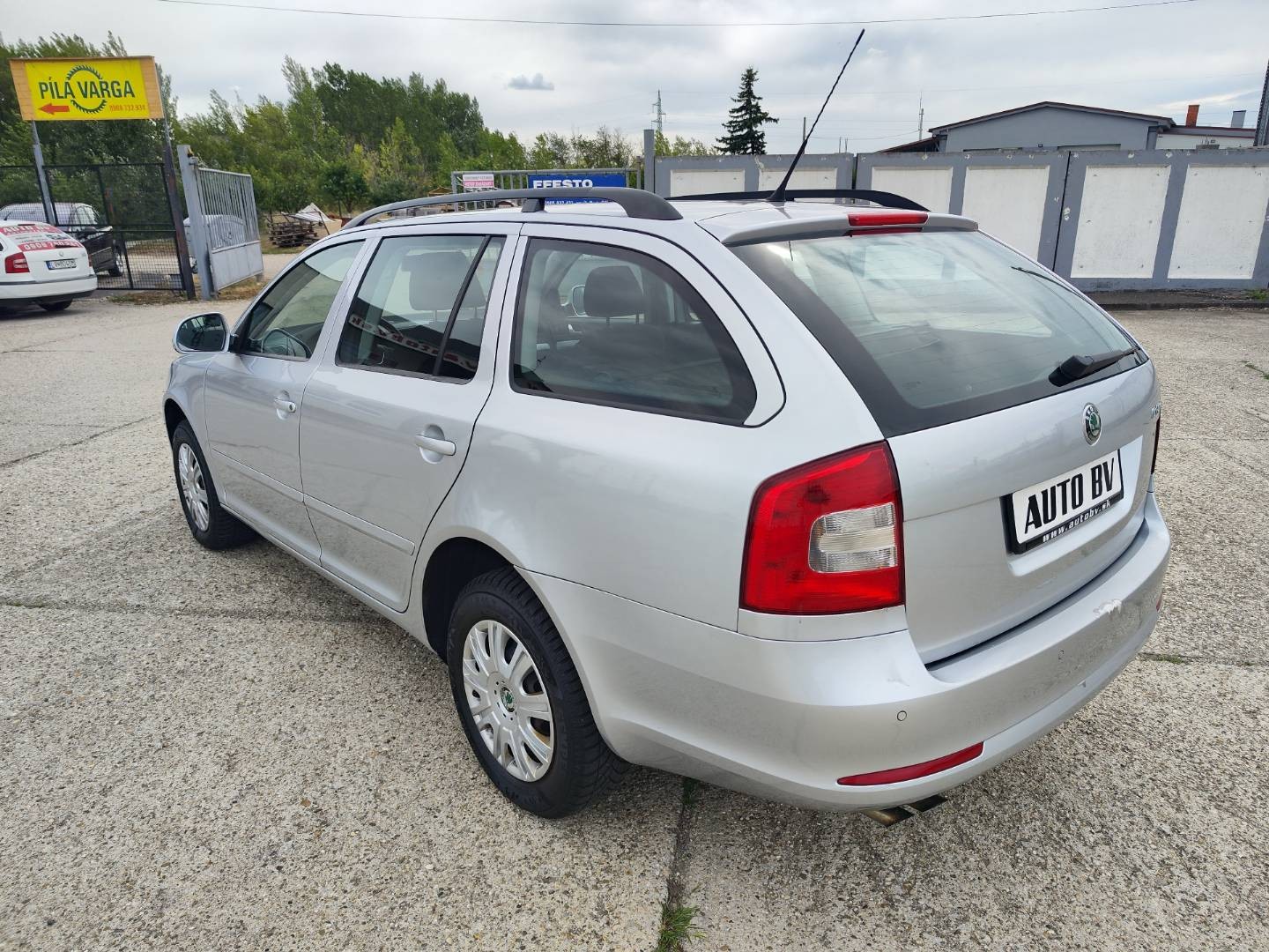 Škoda Octavia Combi 1.6 TDI CR DPF 4x4 – foto 8