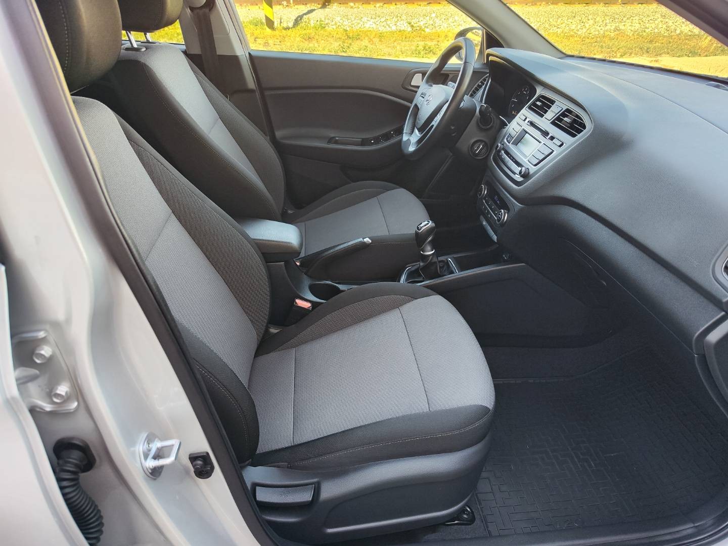 Hyundai i20 1.4i 16V Comfort – foto 13