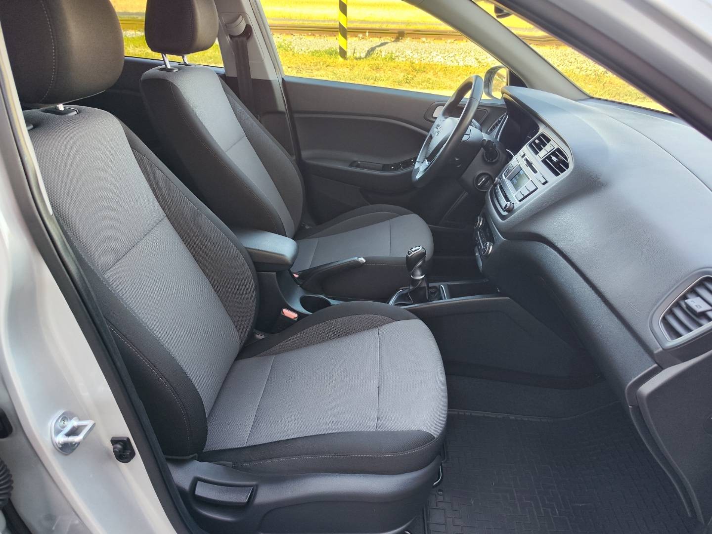 Hyundai i20 1.4i 16V Comfort – foto 14