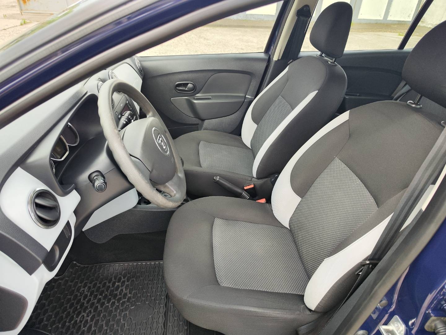 Dacia Sandero 1.2 16V Acces – foto 11