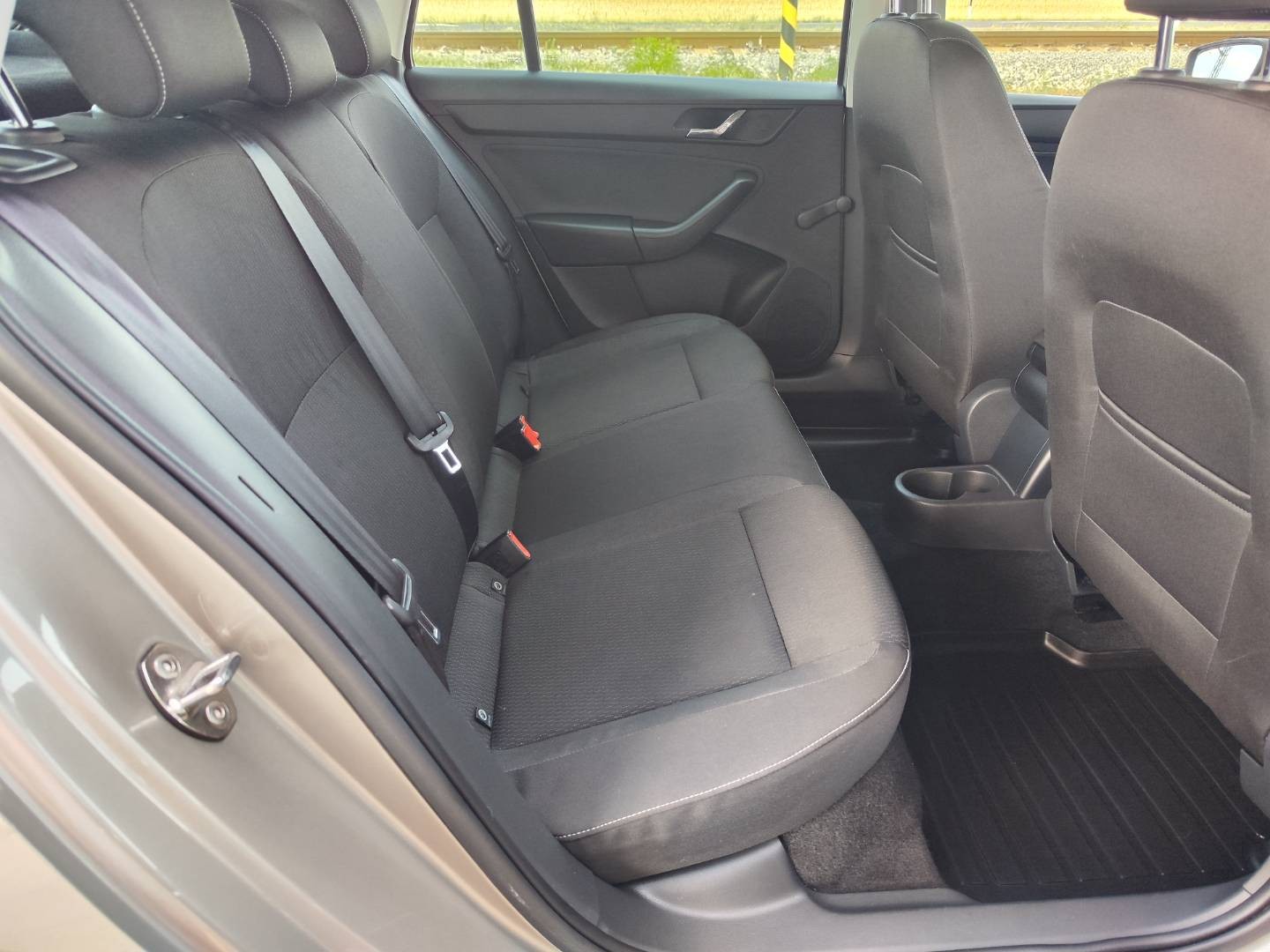 Škoda Rapid Spaceback SB 1.2 TSI Ambition – foto 15