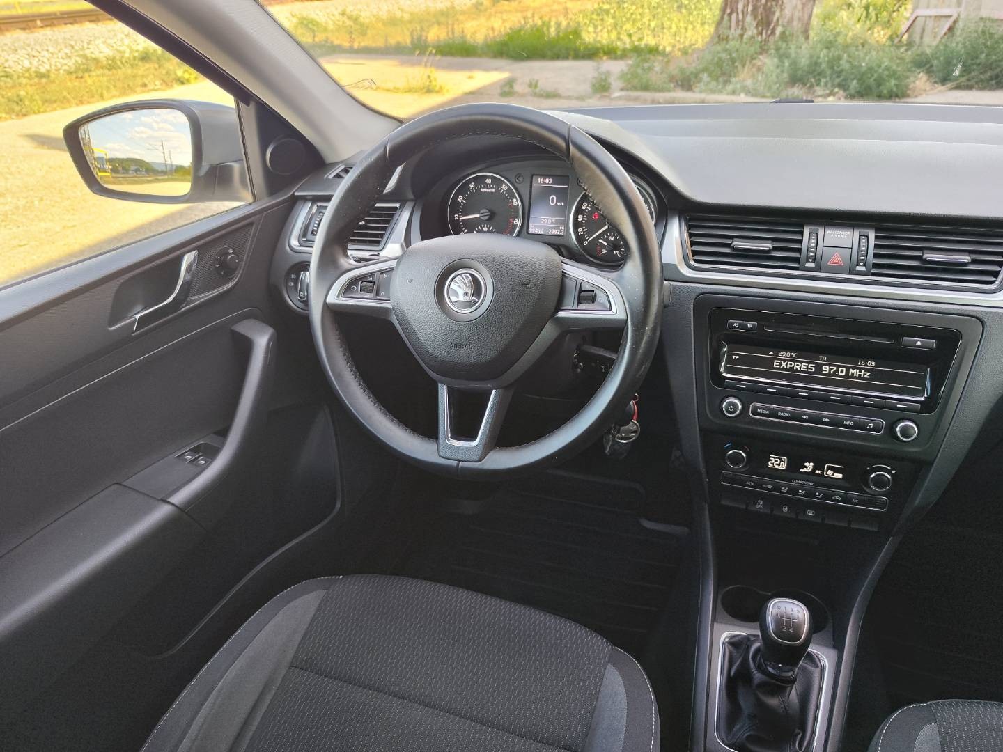 Škoda Rapid Spaceback SB 1.2 TSI Ambition – foto 17