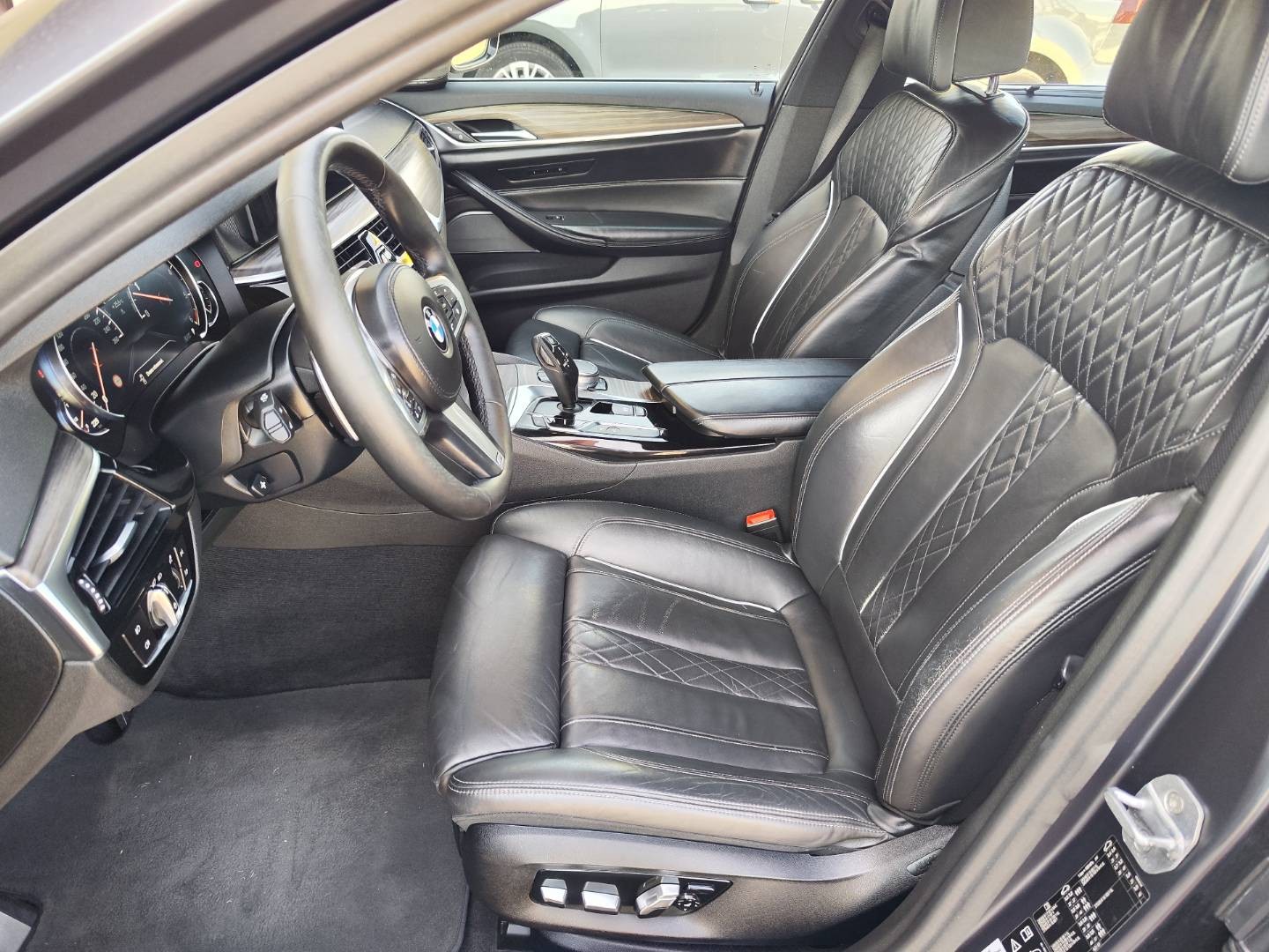 BMW Rad 5 530d xDrive A/T – foto 12