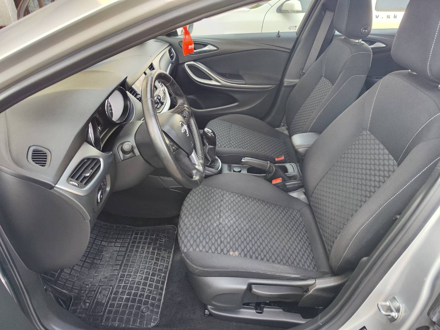 Opel Astra Sport Tourer ST 1.2 Turbo – foto 12