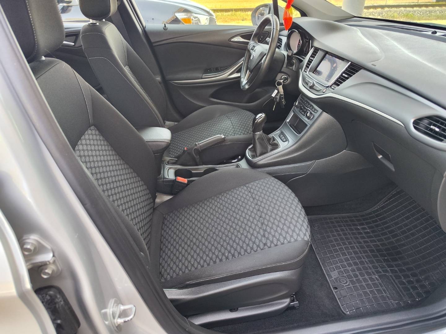 Opel Astra Sport Tourer ST 1.2 Turbo – foto 13