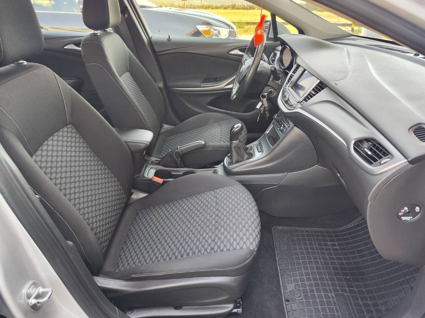 Opel Astra Sport Tourer ST 1.2 Turbo – foto 14