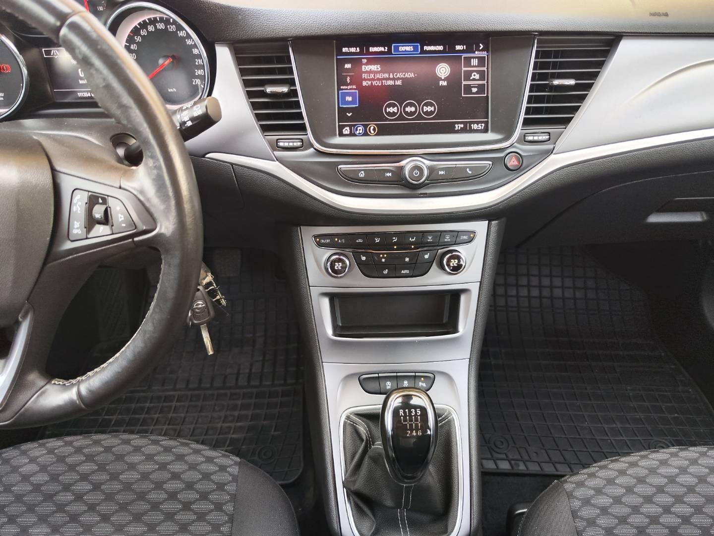 Opel Astra Sport Tourer ST 1.2 Turbo – foto 23