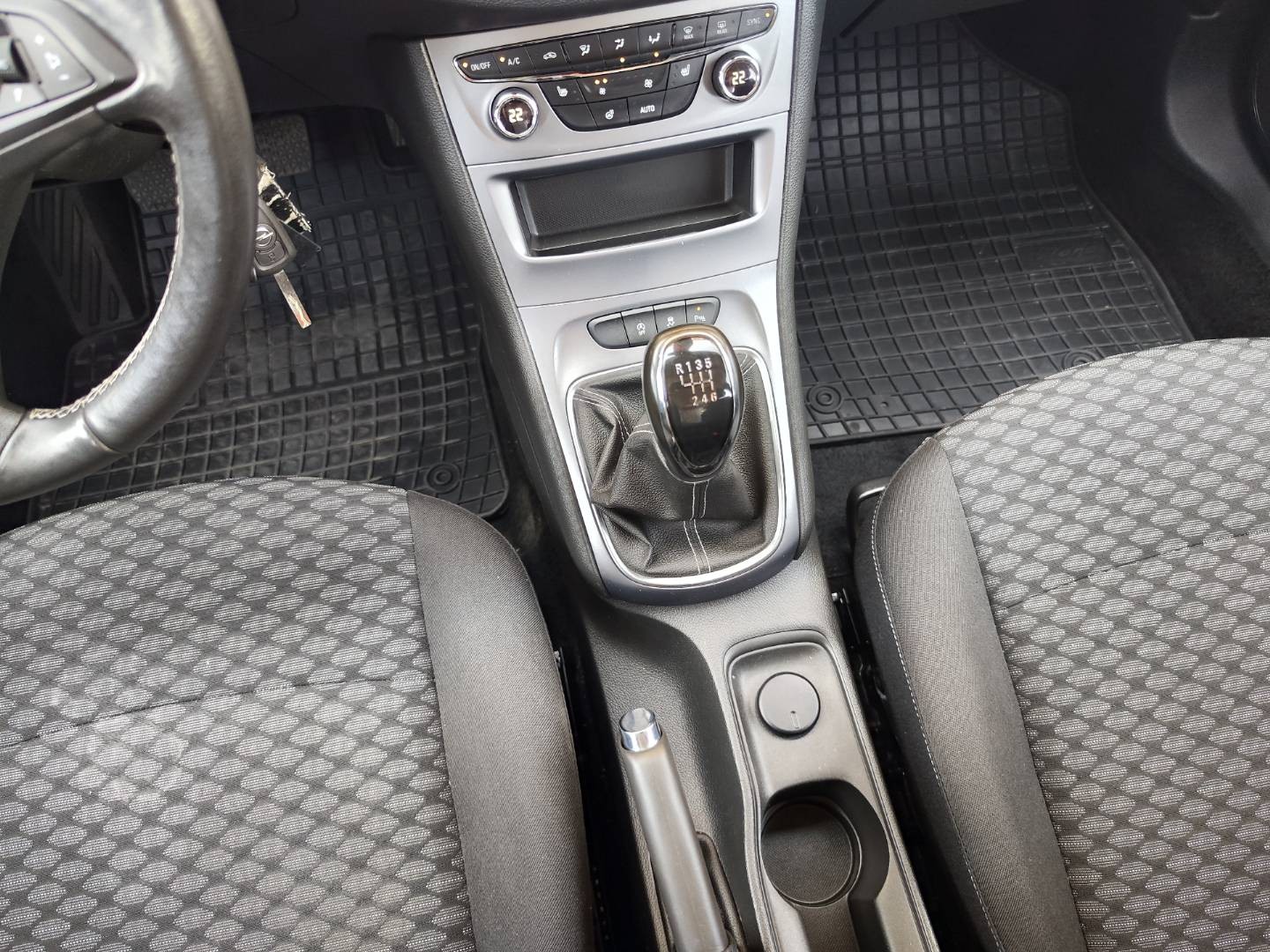 Opel Astra Sport Tourer ST 1.2 Turbo – foto 25