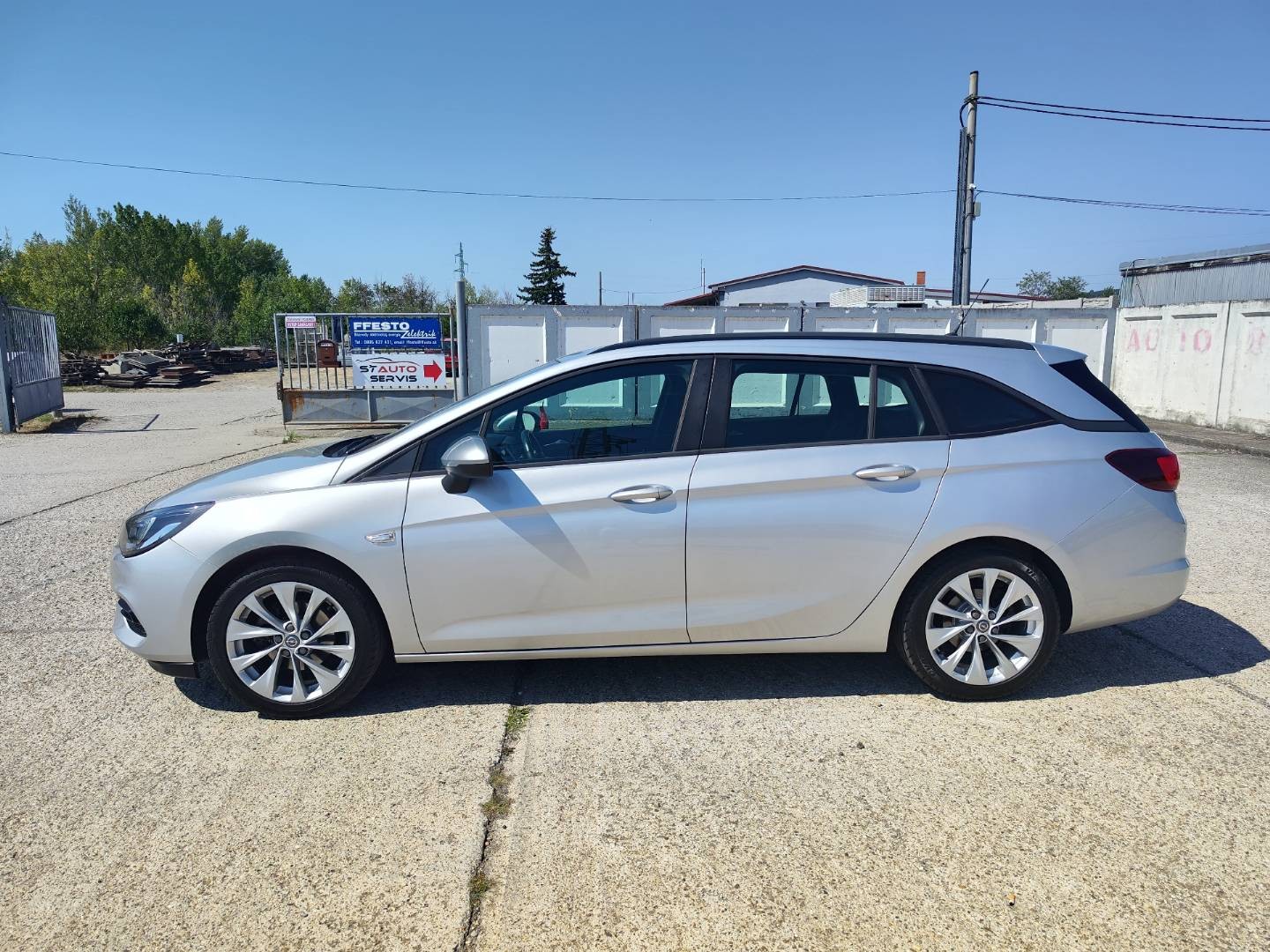 Opel Astra Sport Tourer ST 1.2 Turbo – foto 7