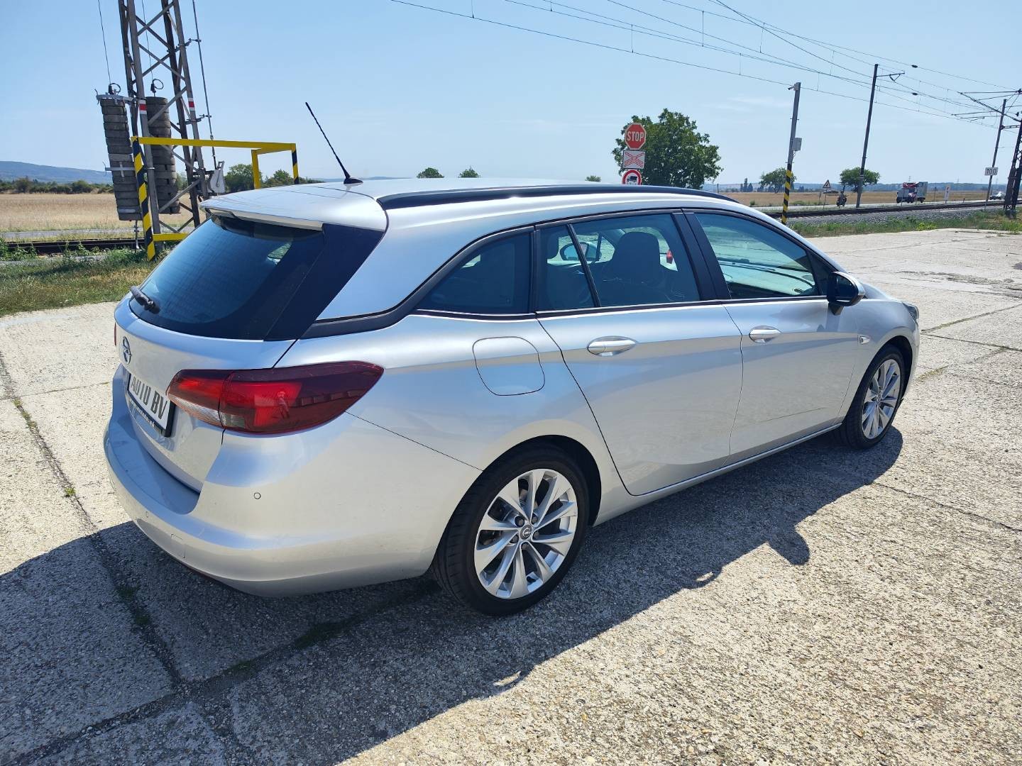 Opel Astra Sport Tourer ST 1.2 Turbo – foto 10