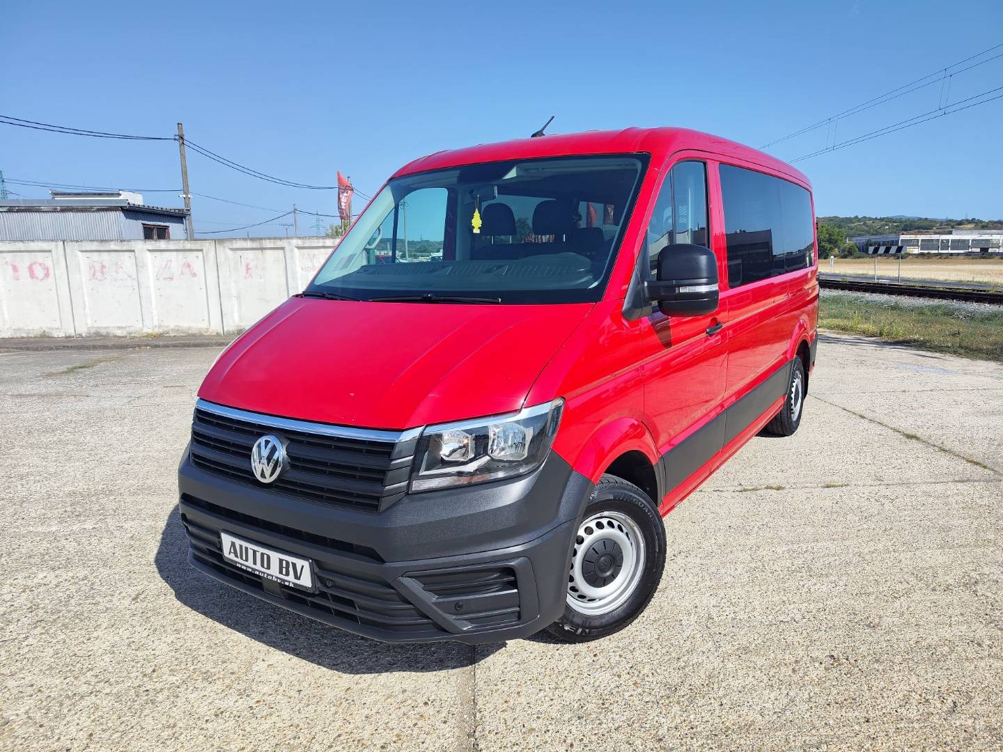 Volkswagen Crafter L2H1 2.0/103kW 9m  ZŤP Špeciál – foto 2