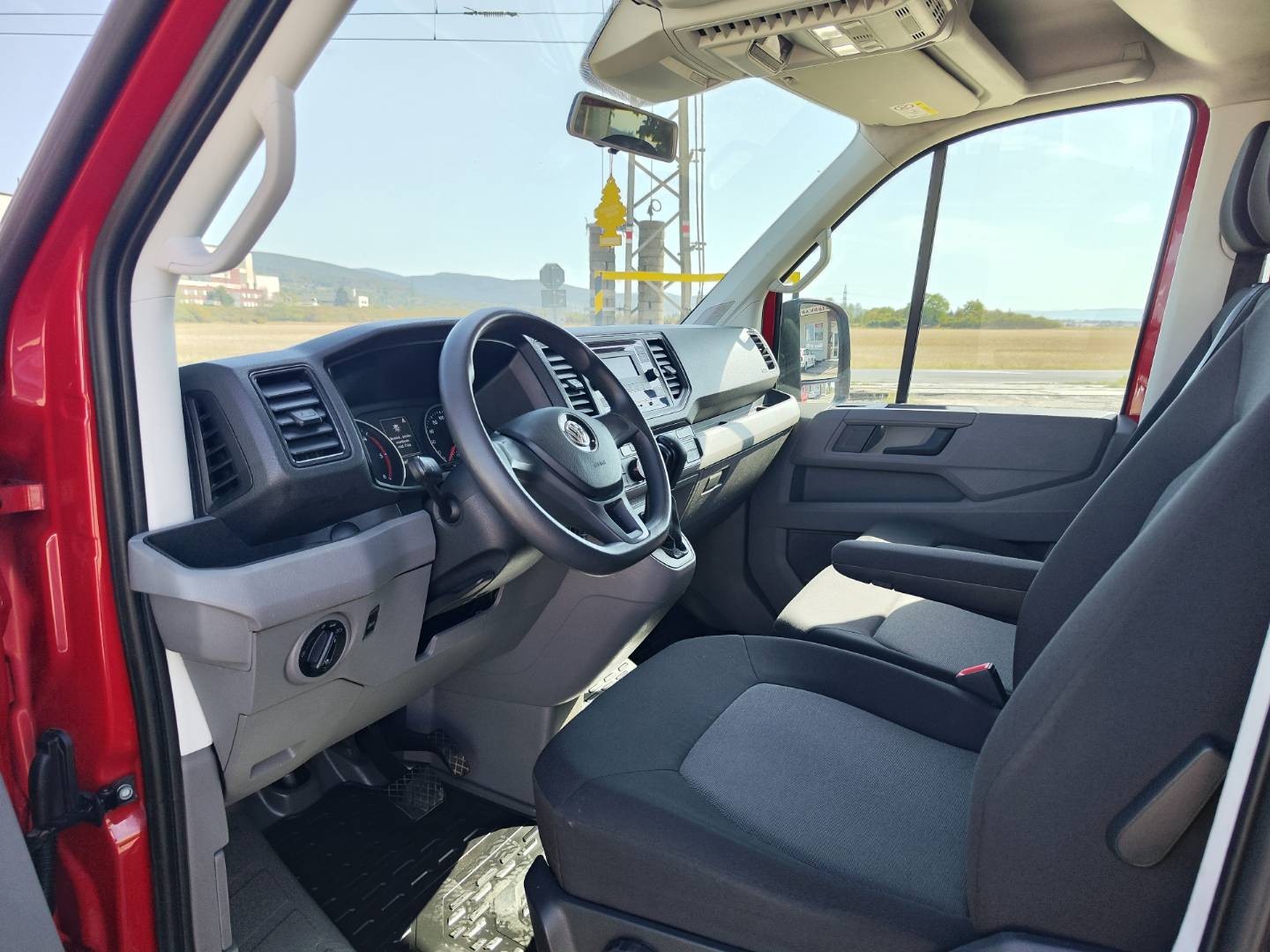 Volkswagen Crafter L2H1 2.0/103kW 9m  ZŤP Špeciál – foto 11