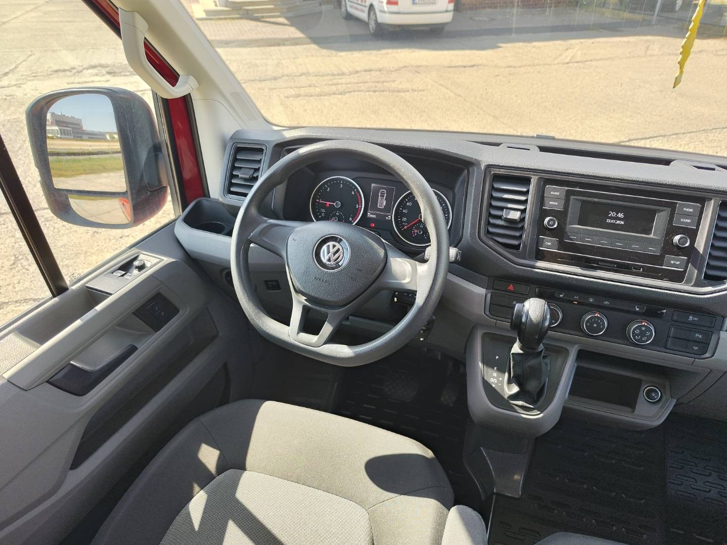 Volkswagen Crafter L2H1 2.0/103kW 9m  ZŤP Špeciál – foto 17