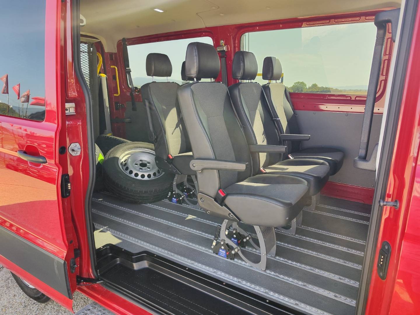 Volkswagen Crafter L2H1 2.0/103kW 9m  ZŤP Špeciál – foto 24